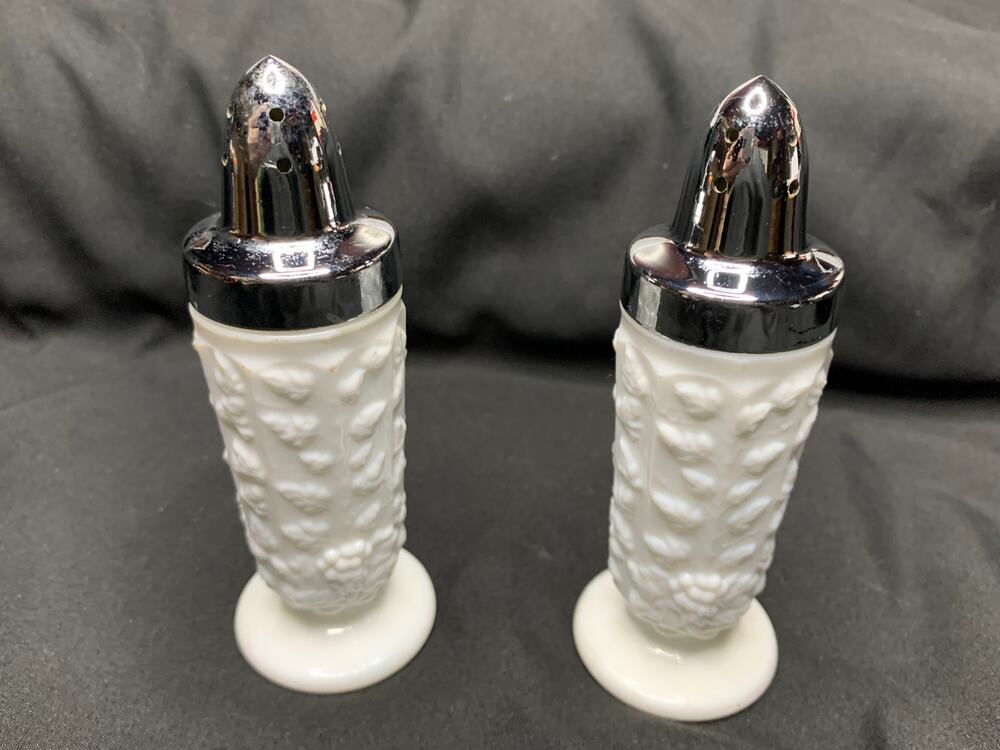 Vintage Westmoreland Paneled Grape Milk Glass Salt Pepper Shakers Chrome